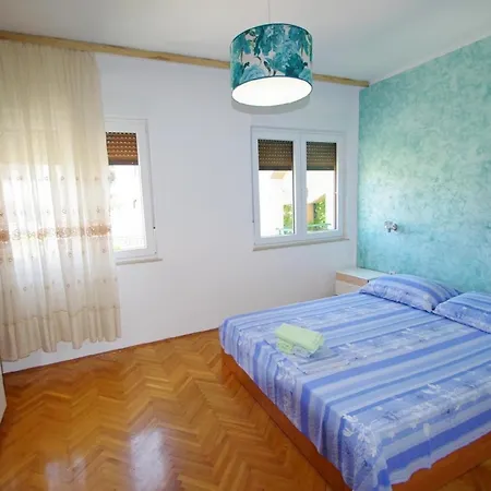 Fuer 6 Personen Und 2 In Pula, Istrien Istrische Riviera Pula